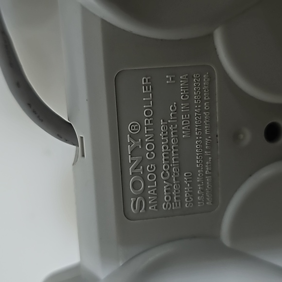 Playstation one controller - Picture 2 of 3